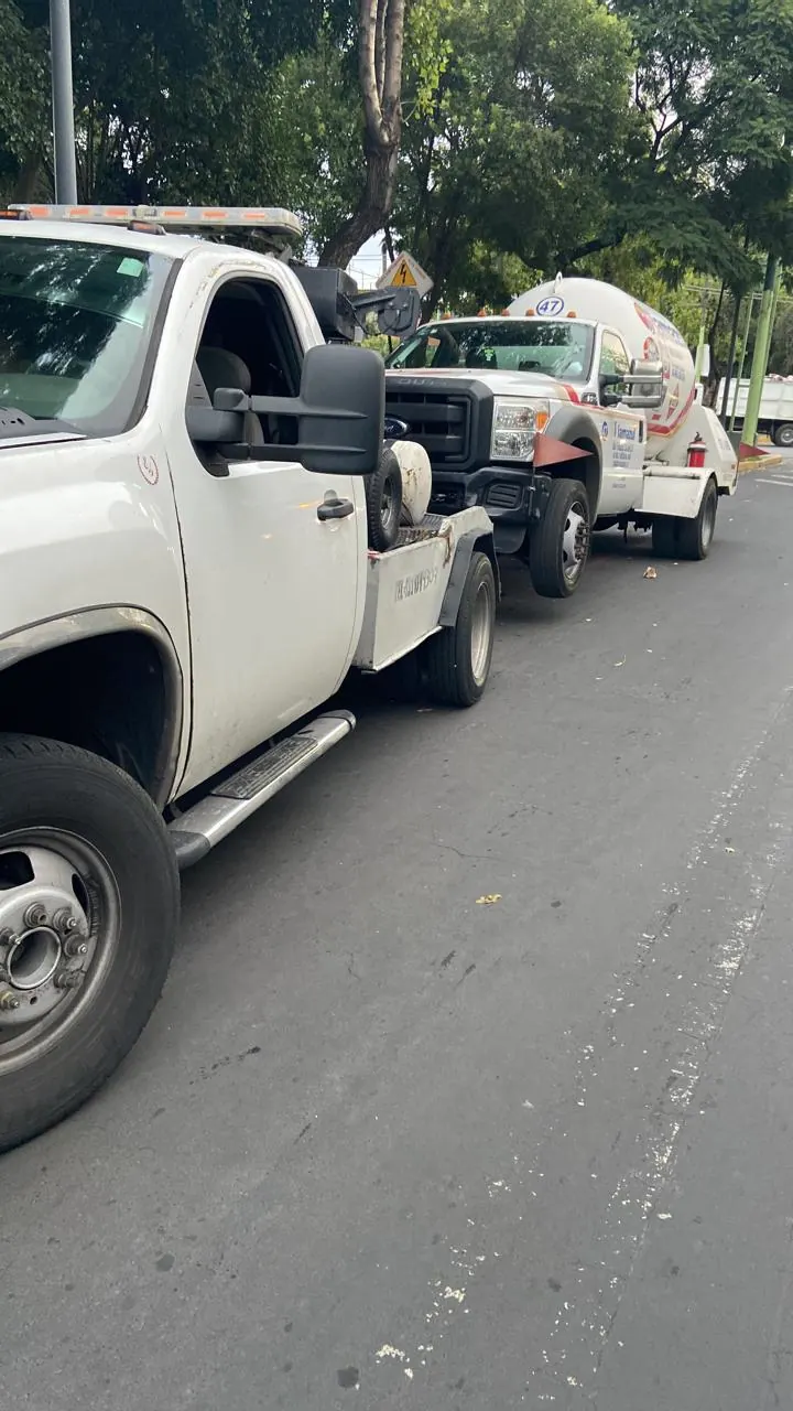 Grúa Tlatelolco en servicio